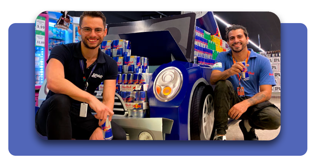 Além do salário, promotores da Red Bull têm acesso a benefícios como plano de saúde, vale-refeição e participação em eventos e ações da marca em todo o Brasil.