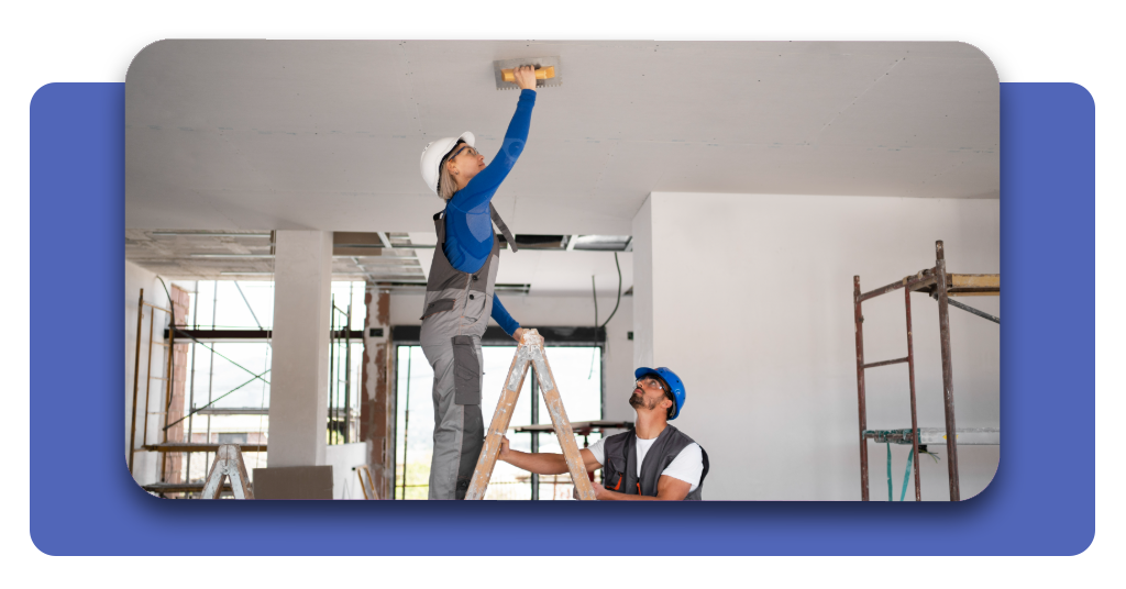 As vagas de pintor e gesseiro exigem experiência e disponibilidade para trabalho em obra; o regime CLT garante carteira assinada, VT, VR e plano de saúde.