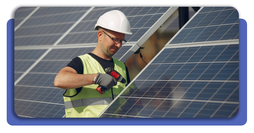 Se quiser atuar como instalador de painel solar, é importante ter conhecimento técnico, experiência, seguir normas de segurança e dominar as ferramentas.