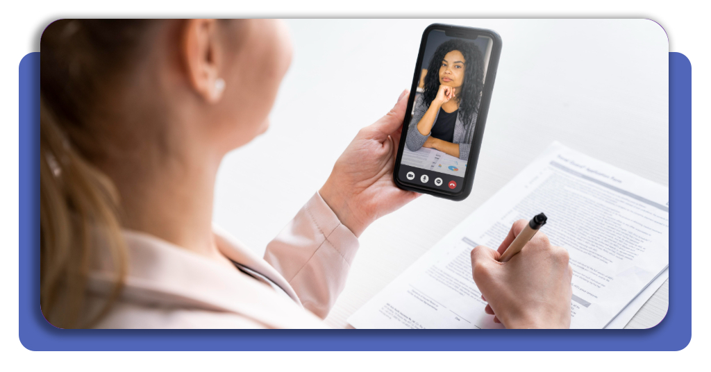 Prefira usar um fone de ouvido com microfone para filtrar os ruídos externos. Além disso, o aparelho também ajuda a melhorar a captação da sua voz.